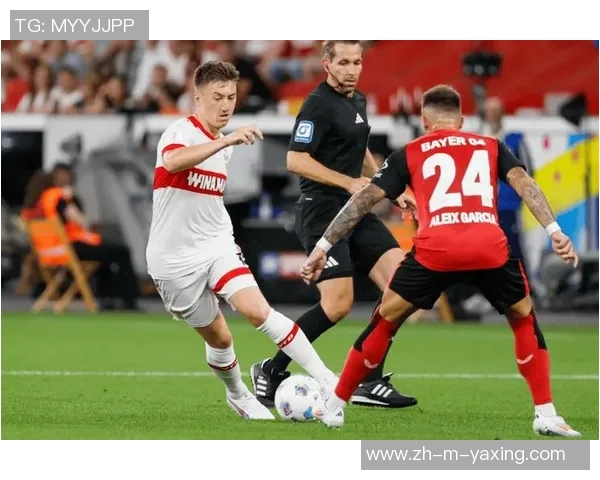 多特蒙德与勒沃库森激战正酣谁能在德甲赛场上笑到最后 多特蒙德与勒沃库森激战正酣谁能在德甲赛场上笑到最后